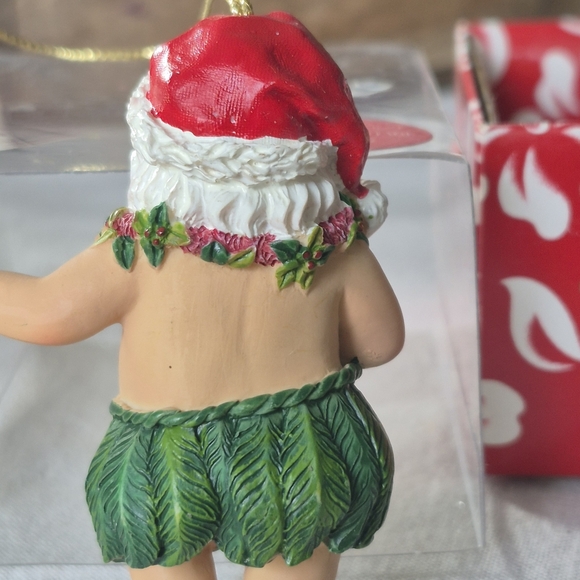 ChristmasHaritage Island Hawaiian Santa  with Pa'u Skirt Hisbicus Garland Flower - Picture 2 of 6
